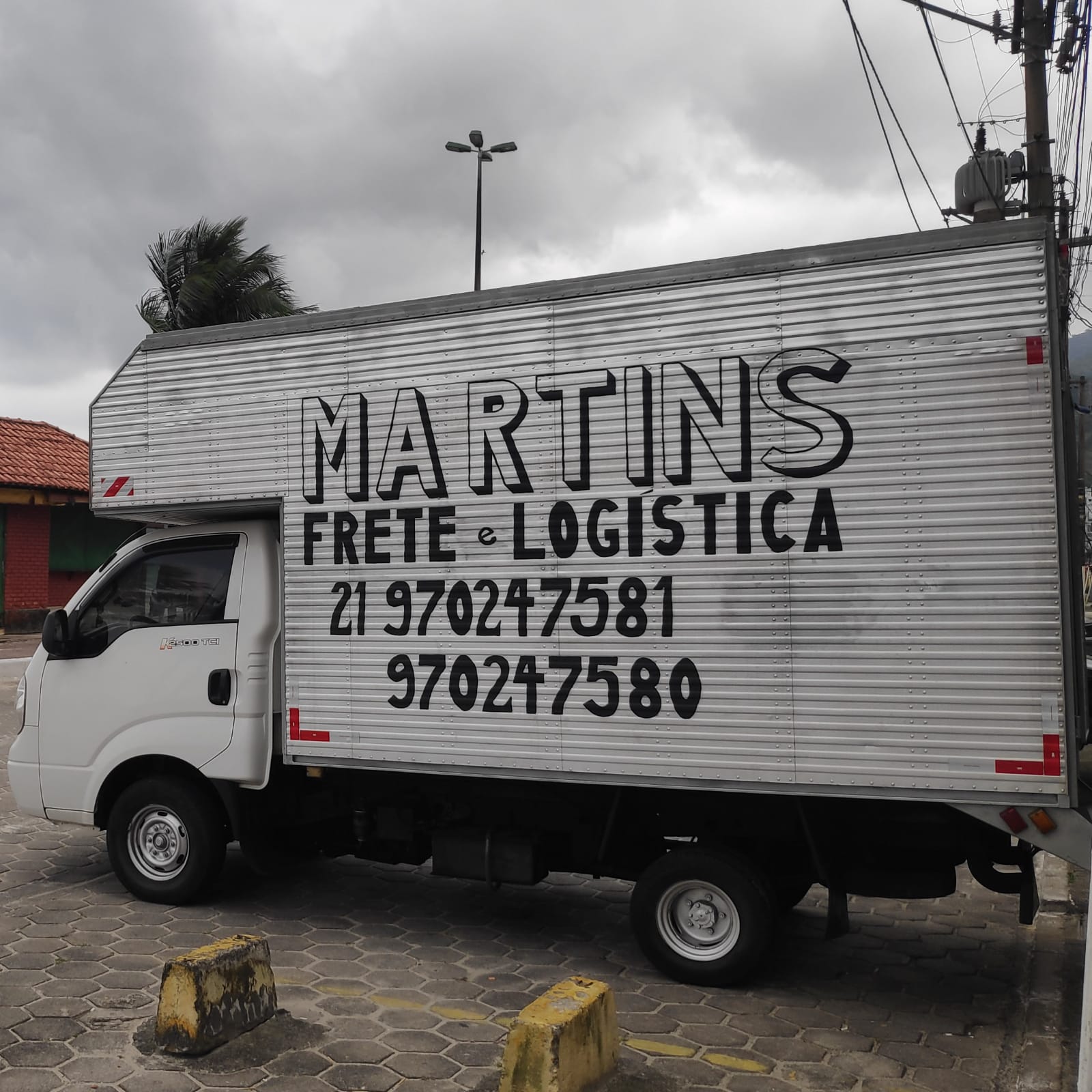 CAMINH\u00c3O DE MUDAN\u00c7A ESPECIALIZADA NA BARRA DA TIJUCA - Rj